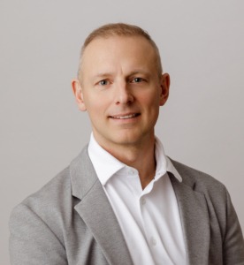 Zenon Komarniski Edmonton mortgage broker and realtor