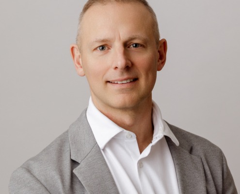 Zenon Komarniski Edmonton mortgage broker and realtor