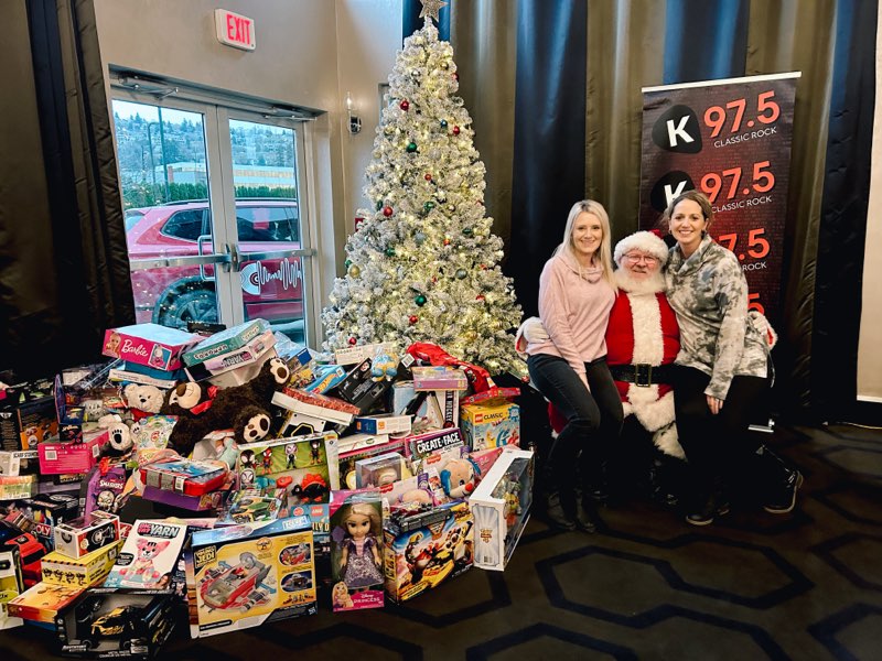 BC Mortgage Broker Leanne Funston participating in the TPTM RACK'd Day 10 Toys for Kids